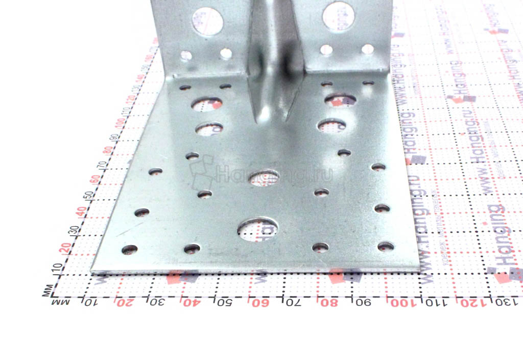 Уголок шириной 100 миллиметров усиленный с ребром жесткости